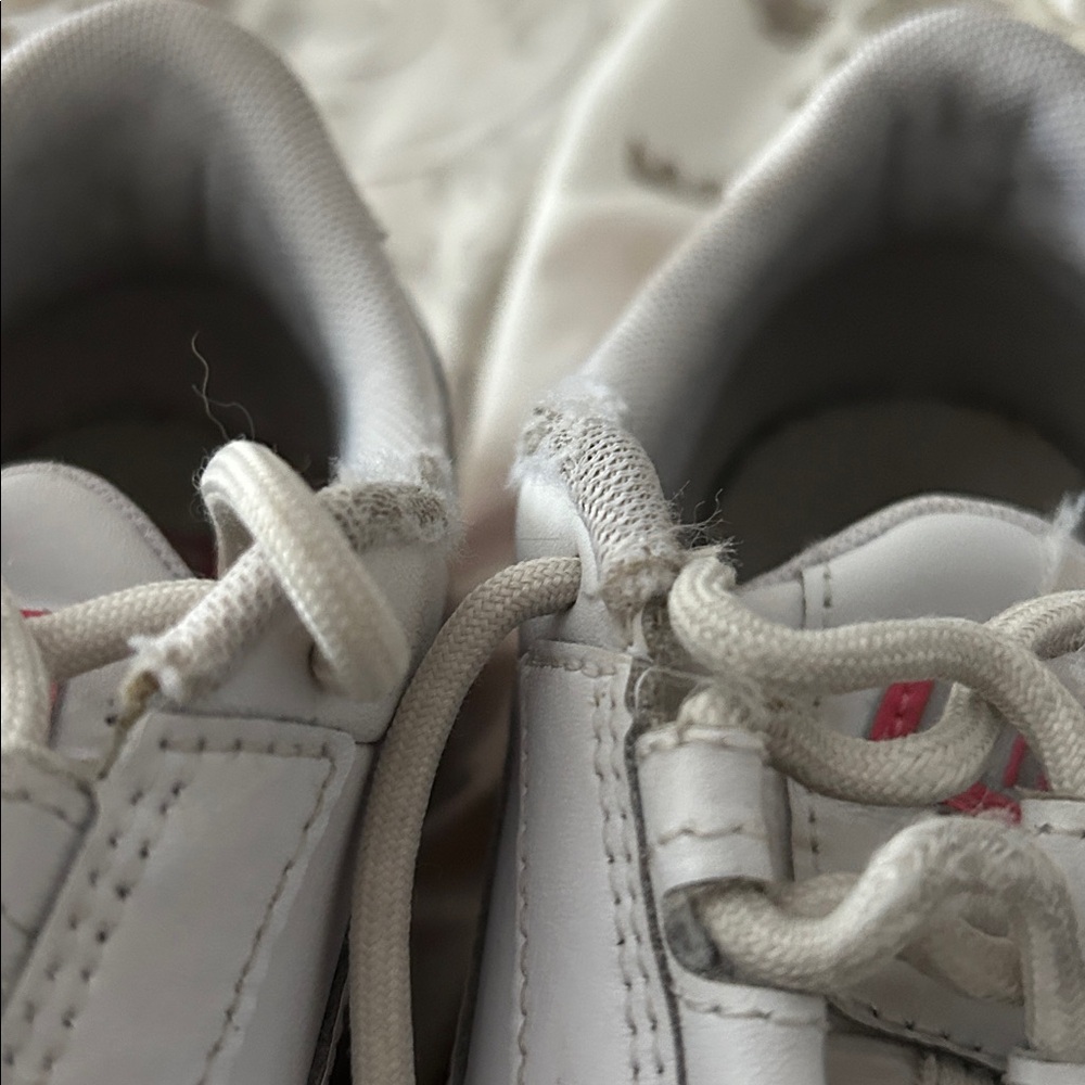 Puma White Sneakers with Multicolor Sides xxxNOTExxc…some wear inside—foot rim - Picture 6 of 8